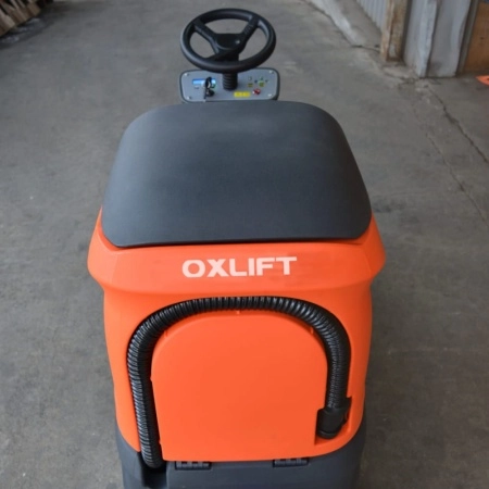 фото высокопроизводительная поломоечная машина oxlift nr530 с управлением сидя