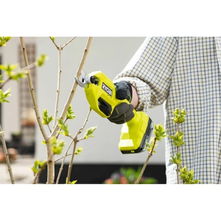 фото аккумуляторный секатор ryobi one+ ry18sca-0 5133005024