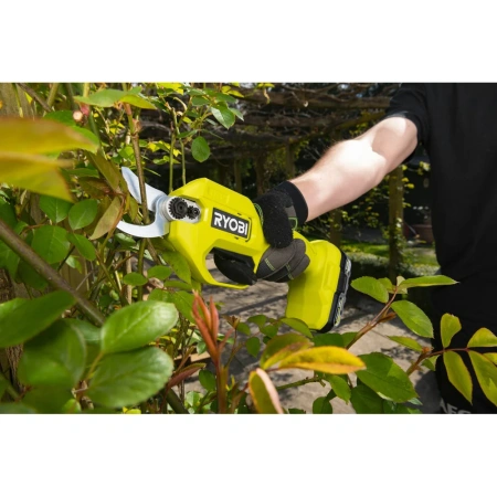 фото аккумуляторный секатор ryobi one+ ry18sca-0 5133005024
