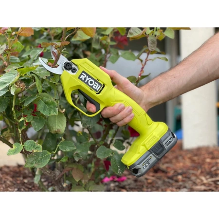 фото аккумуляторный секатор ryobi one+ ry18sca-0 5133005024