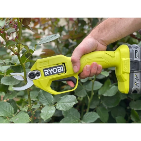 фото аккумуляторный секатор ryobi one+ ry18sca-0 5133005024