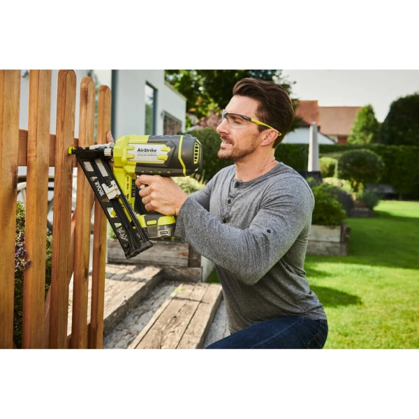 фото гвоздезабиватель ryobi one+ r15gn18-0