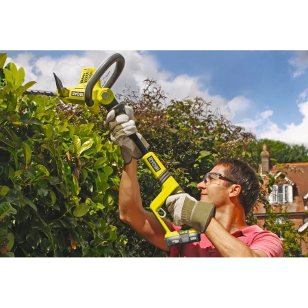 фото аккумуляторный высотный кусторез ryobi one+ oht1850x 5133001249